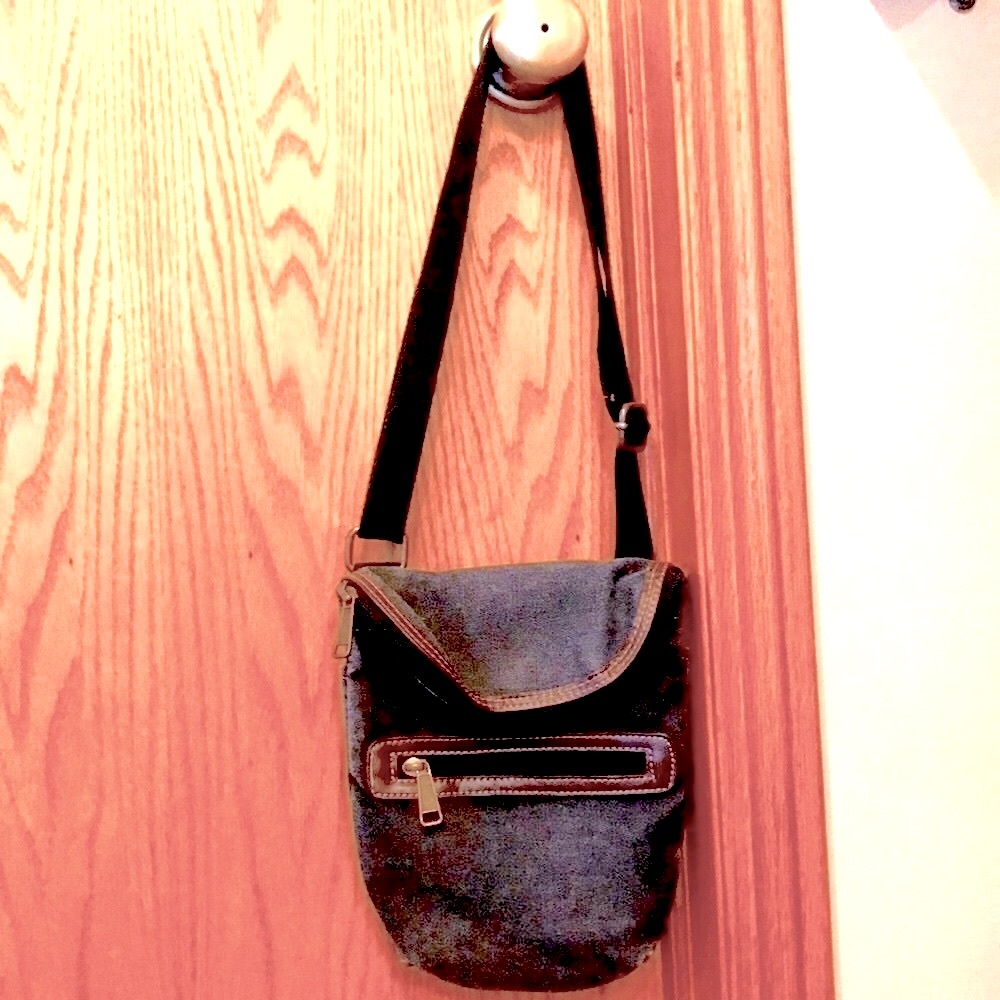 Sun n Sand DERBY zip top vegan canvas gray brown crossbody fold over bag EUC
